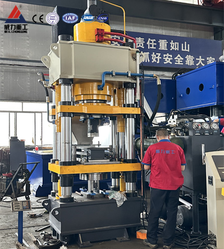 牛羊舔磚壓力機(jī)(400噸四梁四柱壓力機(jī)) 牛羊舔磚壓力機(jī)(400噸四梁四柱壓力機(jī))